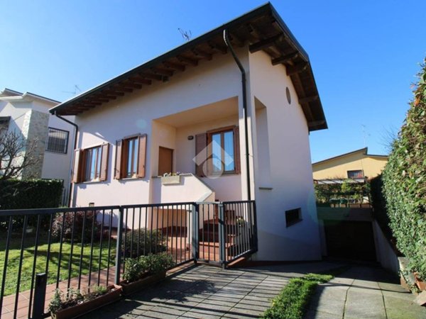 casa indipendente in vendita ad Arcore