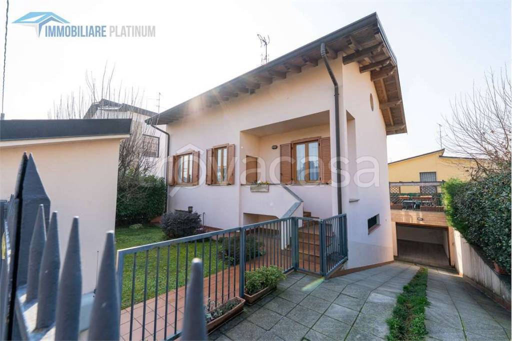 casa indipendente in vendita ad Arcore