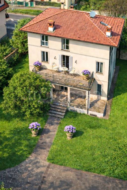 casa indipendente in vendita ad Arcore