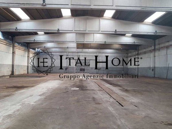 capannone in vendita ad Arcore