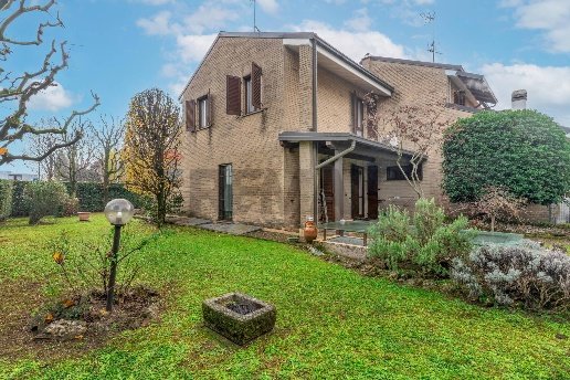 casa indipendente in vendita ad Arcore