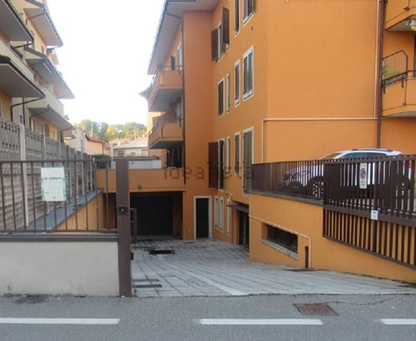 locale di sgombero in vendita ad Arcore