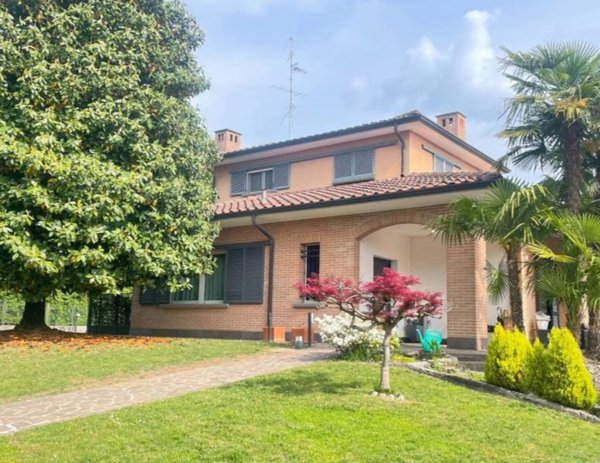 casa indipendente in vendita ad Arcore