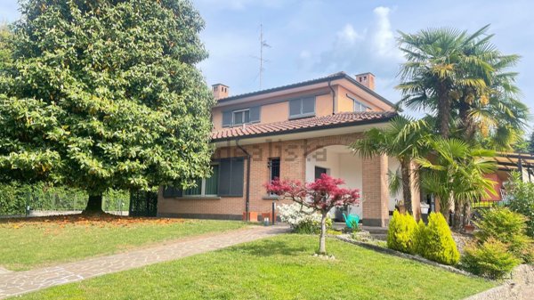 casa indipendente in vendita ad Arcore
