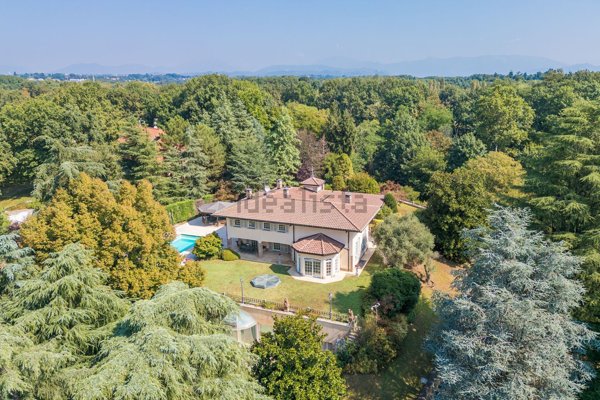 villa in vendita ad Arcore
