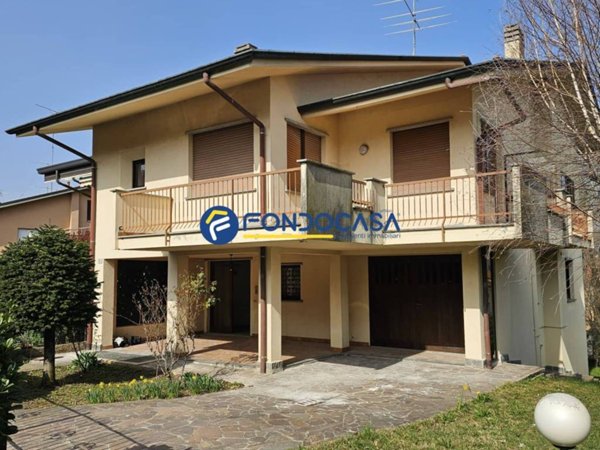 casa indipendente in vendita ad Arcore