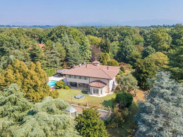 villa in vendita ad Arcore
