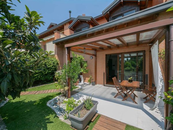 casa indipendente in vendita ad Arcore