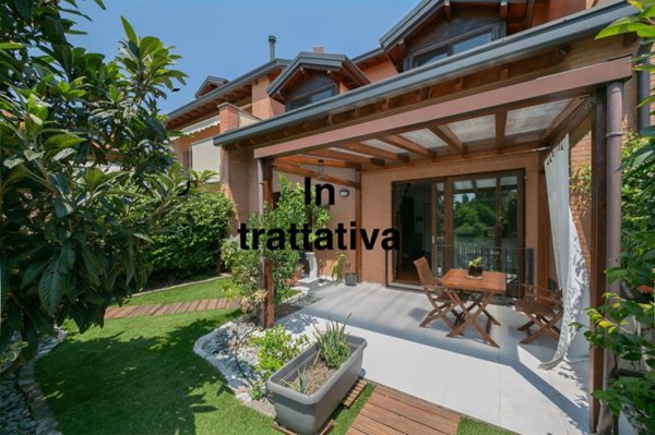 casa indipendente in vendita ad Arcore