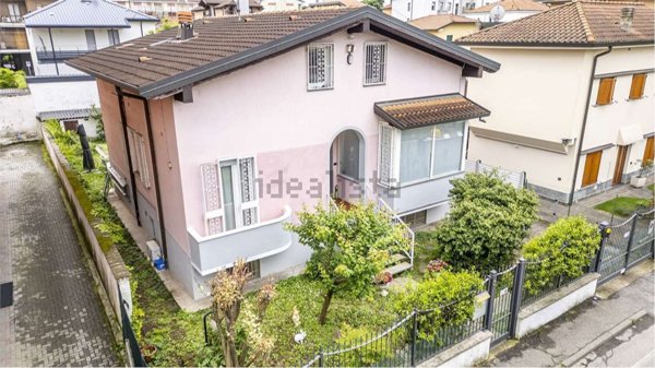 casa indipendente in vendita ad Arcore
