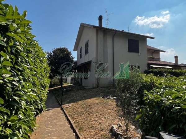 casa indipendente in vendita ad Arcore