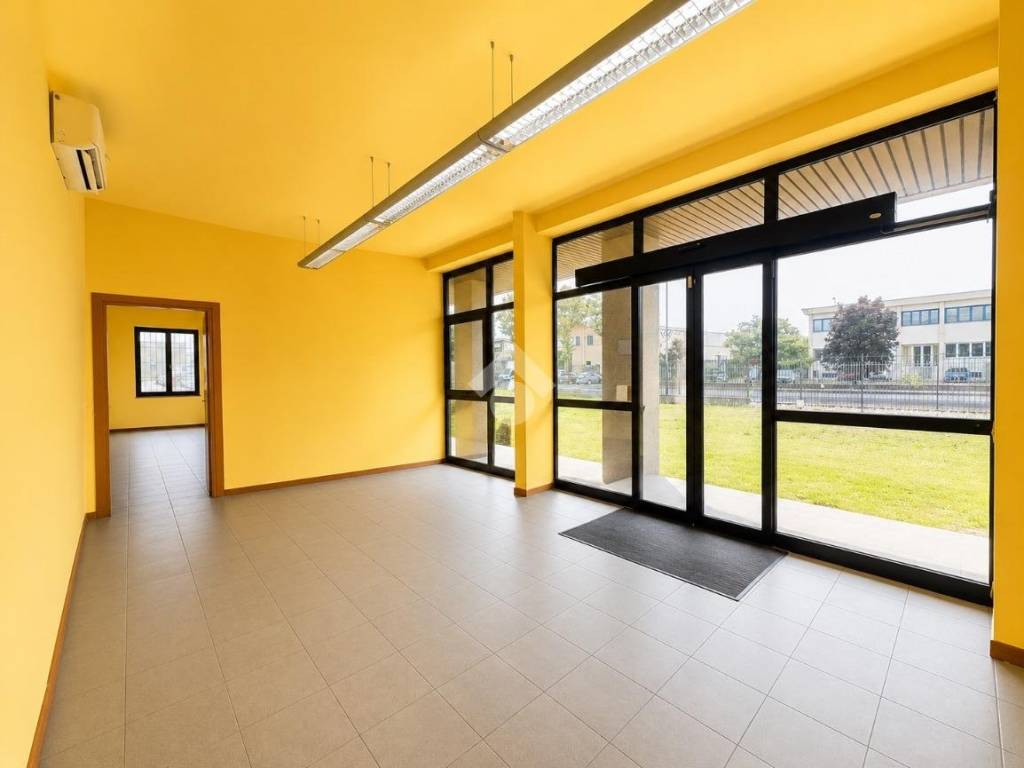 ufficio in vendita ad Arcore