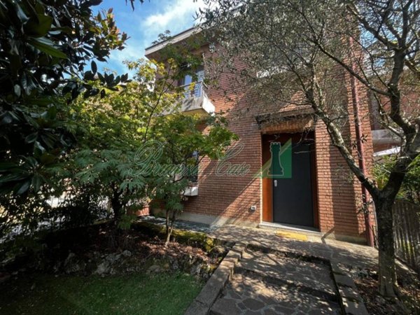 casa indipendente in vendita ad Arcore