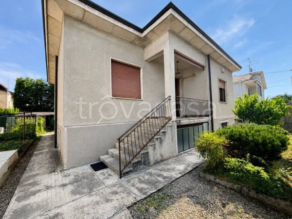 casa indipendente in vendita ad Arcore