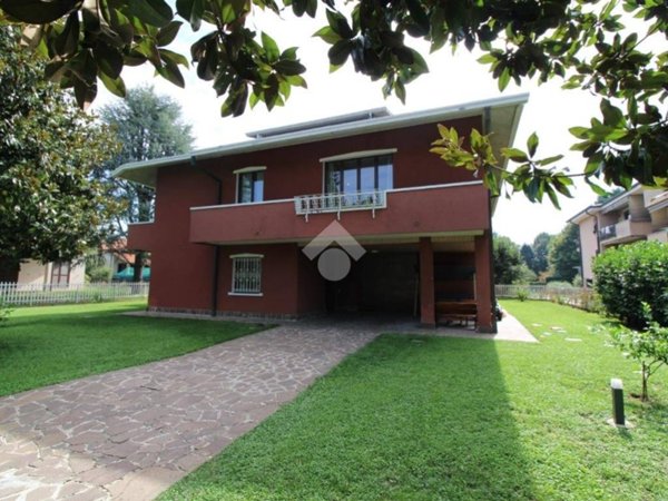 casa indipendente in vendita ad Arcore