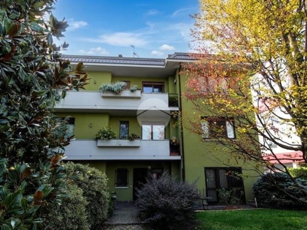 intera palazzina in vendita ad Arcore