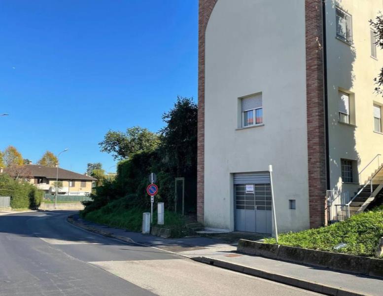 locale commerciale in vendita a Barlassina