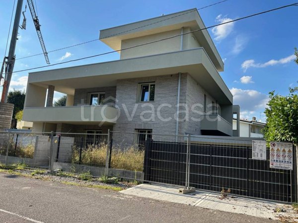 casa indipendente in vendita a Barlassina