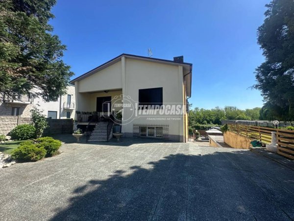 casa indipendente in vendita a Barlassina