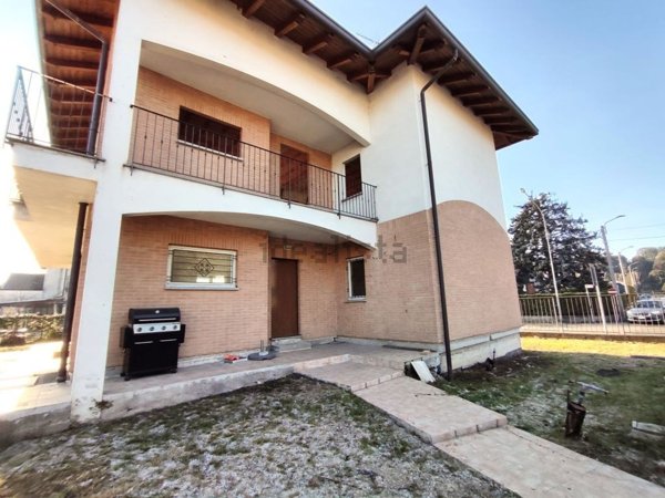 casa indipendente in vendita a Barlassina