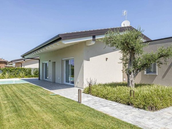 casa indipendente in vendita a Barlassina
