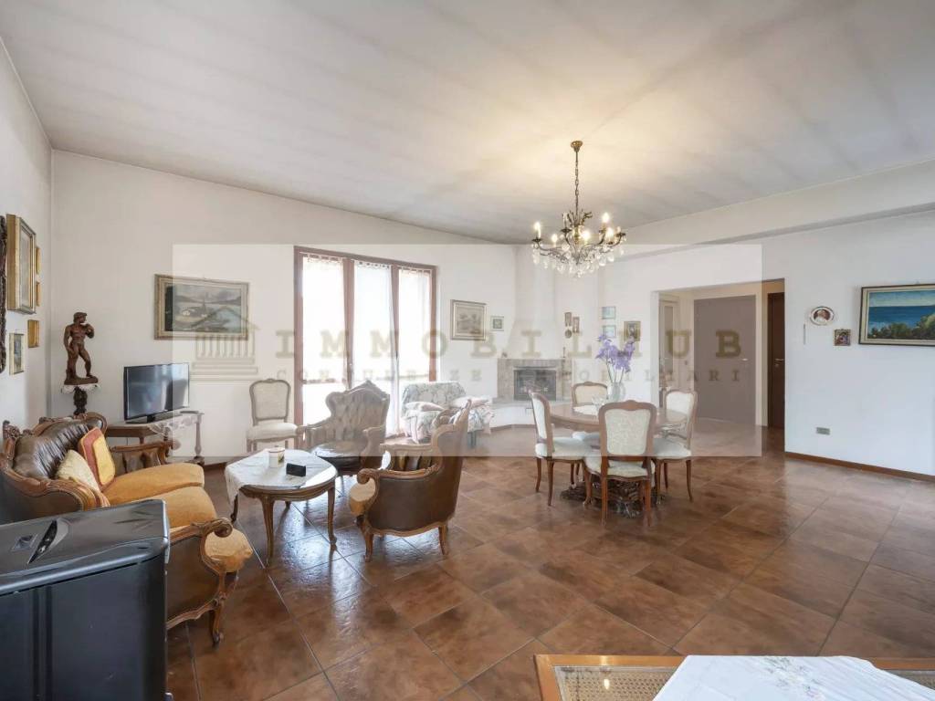 appartamento in vendita a Barlassina