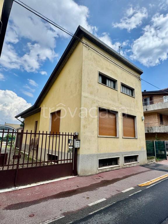 casa indipendente in vendita a Barlassina
