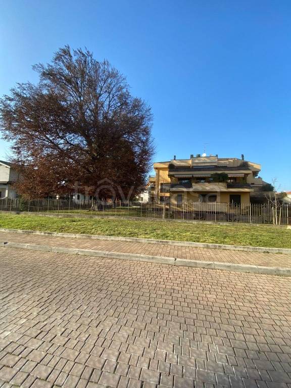 appartamento in vendita a Barlassina