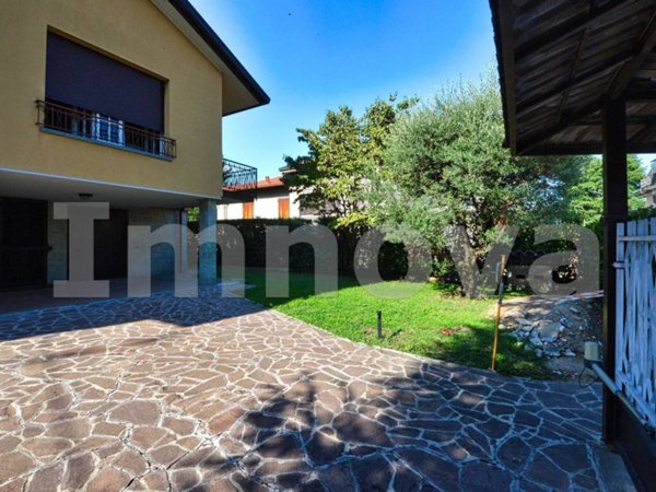 casa indipendente in vendita a Barlassina