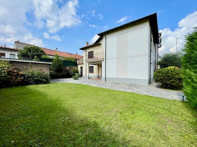 casa indipendente in vendita a Barlassina
