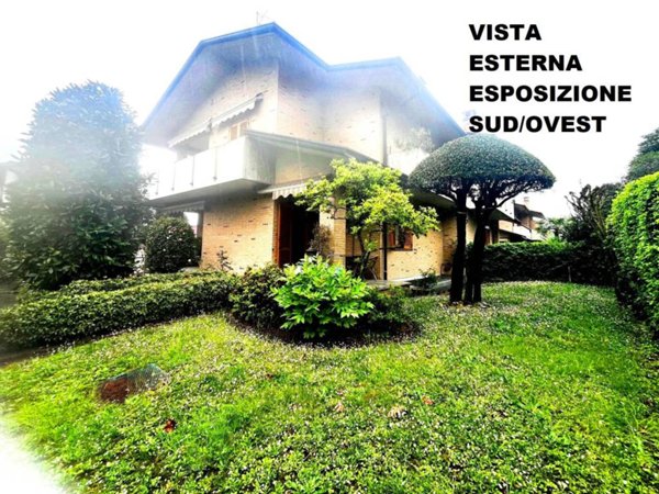 casa indipendente in vendita a Barlassina