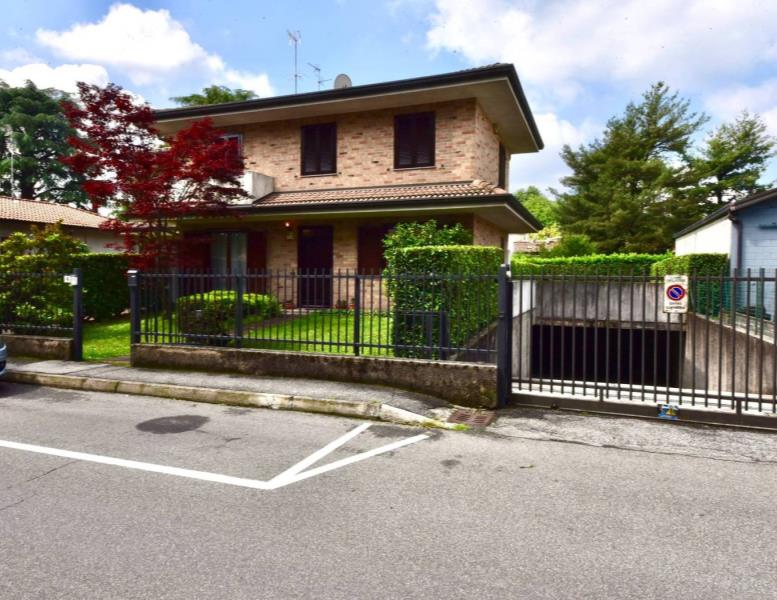 casa indipendente in vendita a Barlassina