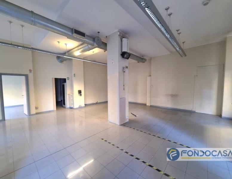 locale commerciale in vendita a Barlassina