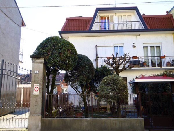 appartamento in vendita a Barlassina