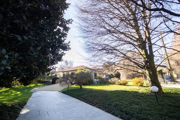 casa indipendente in vendita a Barlassina