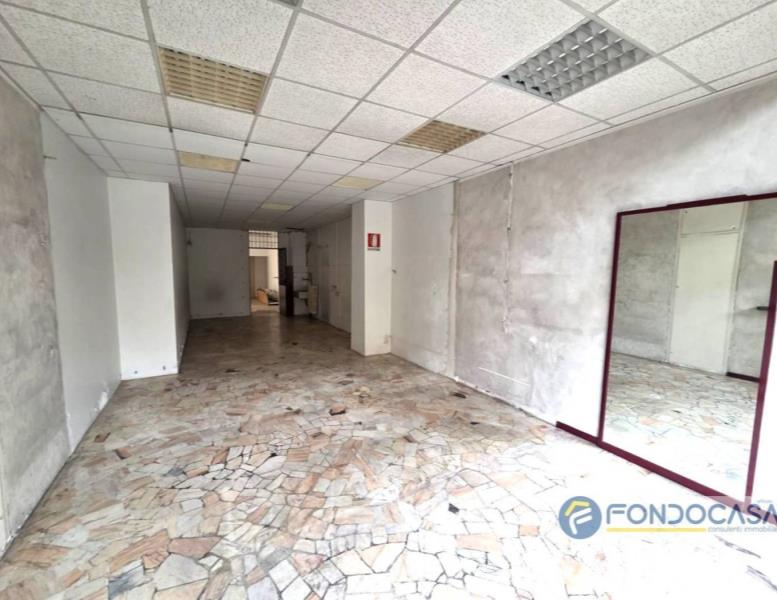 locale commerciale in vendita a Barlassina