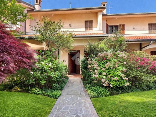 casa indipendente in vendita a Barlassina