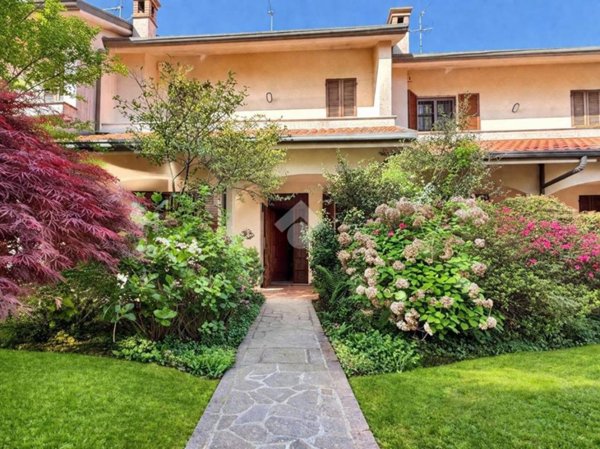 casa indipendente in vendita a Barlassina
