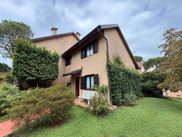 casa indipendente in vendita a Barlassina