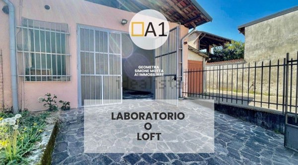 locale commerciale in vendita a Barlassina