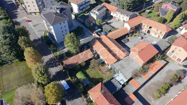 locale commerciale in vendita a Barlassina