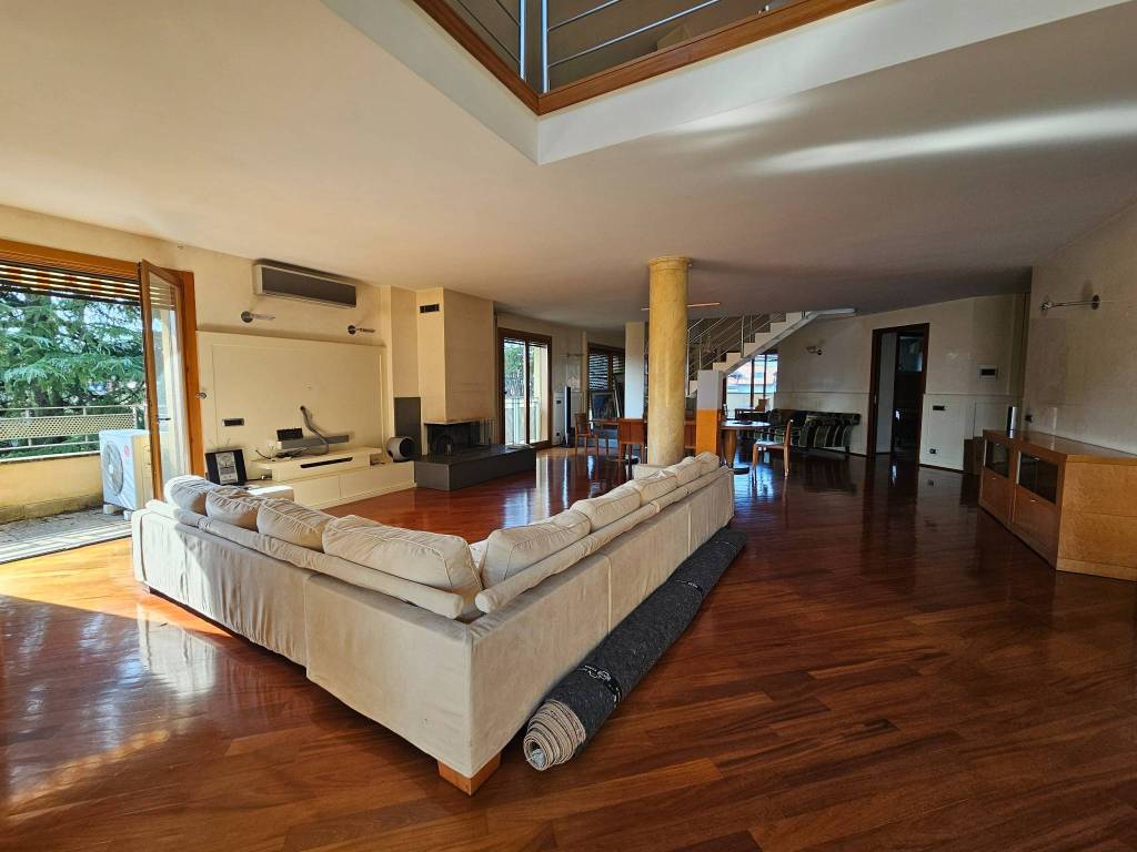 appartamento in vendita a Barlassina