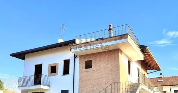 casa indipendente in vendita a Barlassina