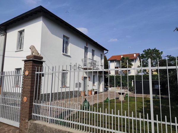 casa indipendente in vendita a Barlassina