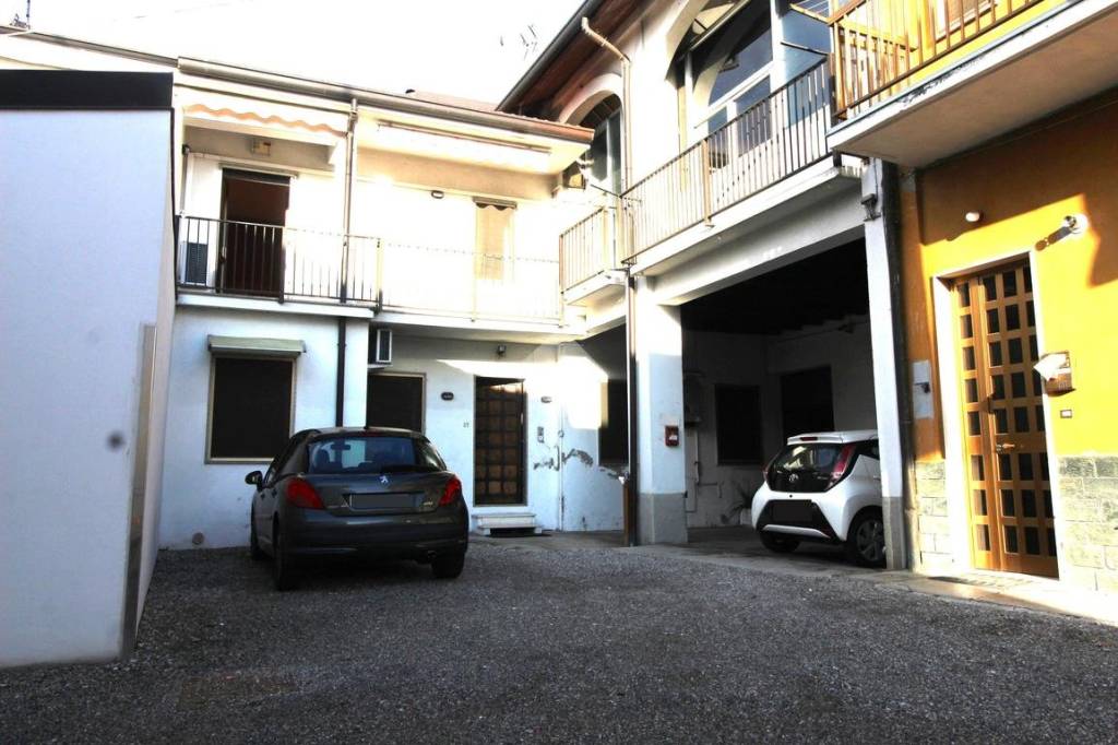 casa indipendente in vendita a Bellusco