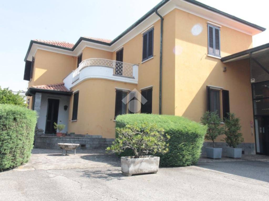 casa indipendente in vendita a Bellusco