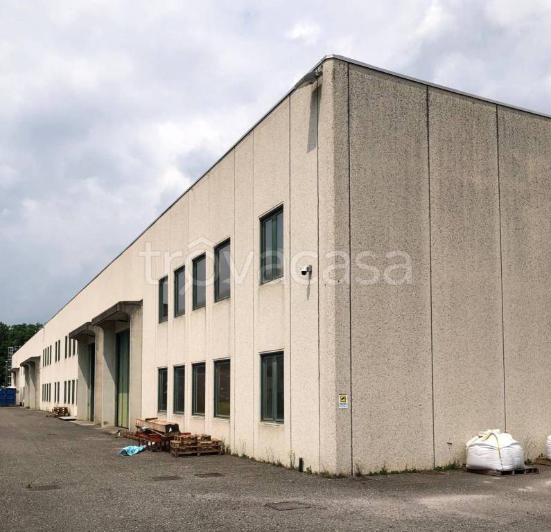 capannone in vendita a Bellusco