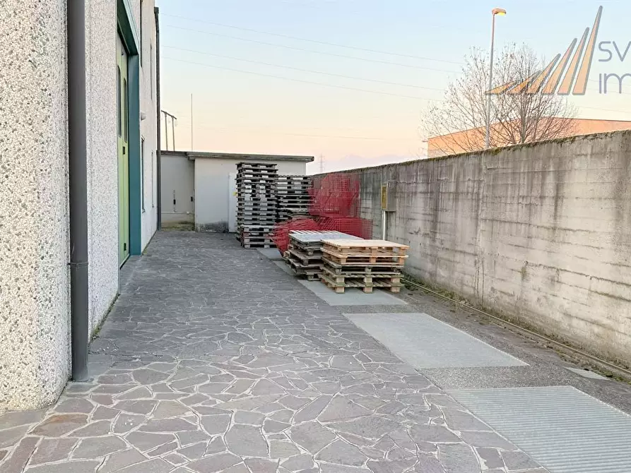 capannone in vendita a Bellusco