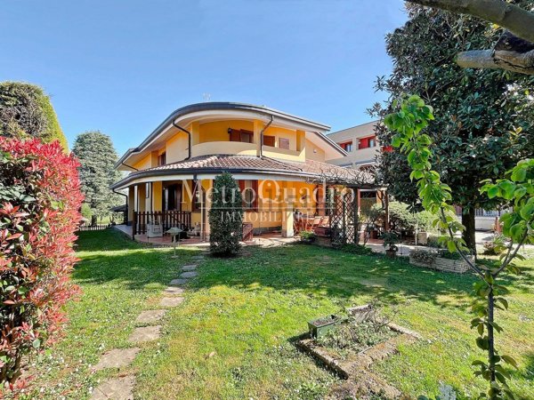 casa indipendente in vendita a Bellusco