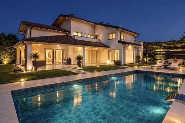 casa indipendente in vendita a Bellusco